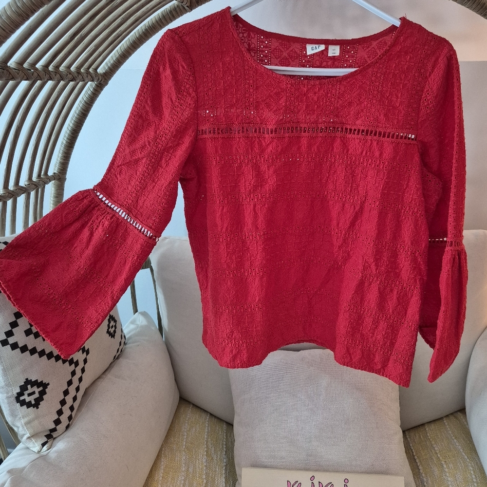 GAP Red Lace Women's Top. Bell Sleeve
